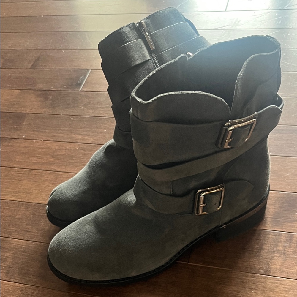 Vincent Camuto Gray Suede Women's Boots size 8
